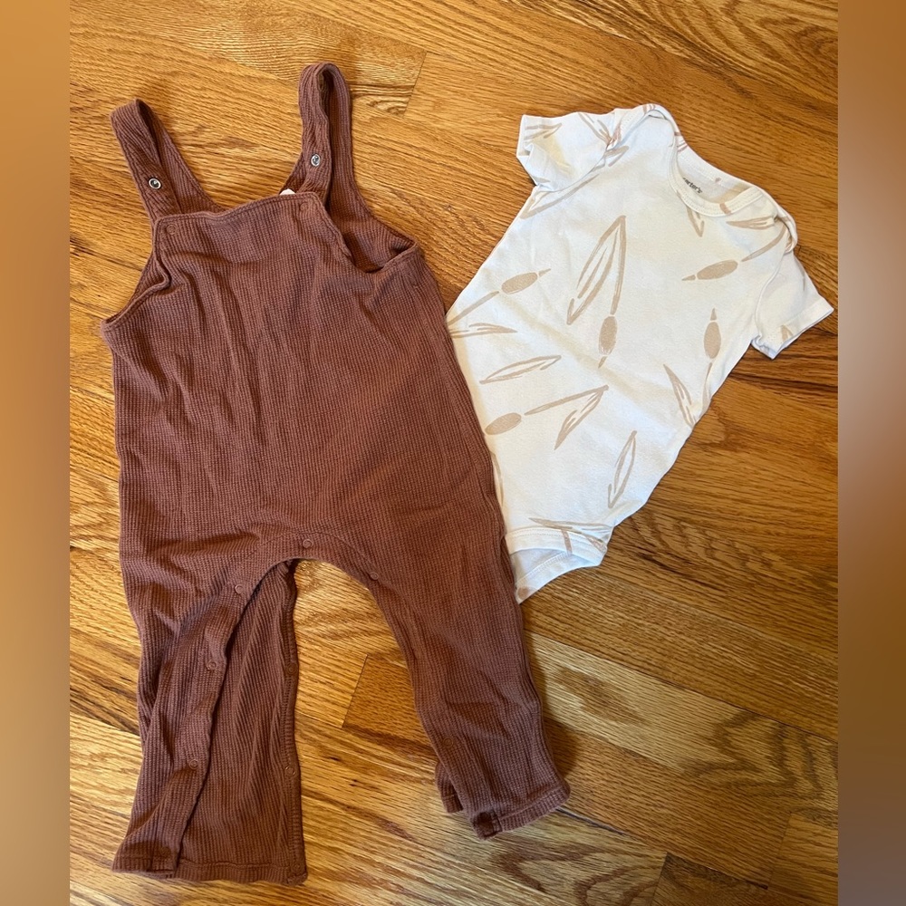 Outfit with Bamboo fiber overall and a cotton onesie
